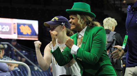 Notre Dame debuts 1st female leprechaun mascot in school's 177-year ...