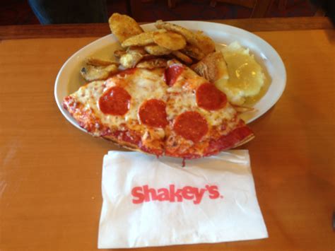 Shakey's Lunch-A-Bunch! Pepperoni Pizza, Bunch, Paradise, Memories, Eat, Food, Memoirs ...