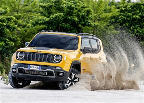 2019 Jeep Renegade Trailhawk revealed; new engine options detailed