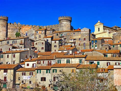 Bracciano Castle Tour with Lunch | Dark Rome Tours