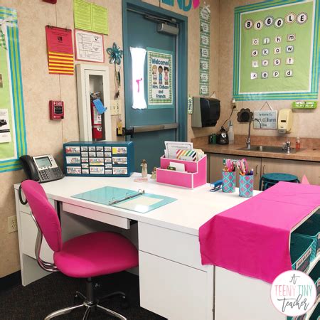 DIY Teacher Desk - A Teeny Tiny Teacher