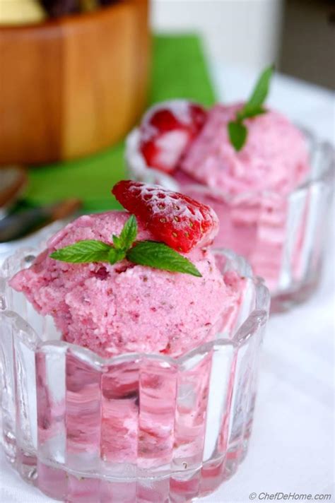 Strawberry Chia Frozen Yogurt Recipe | ChefDeHome.com