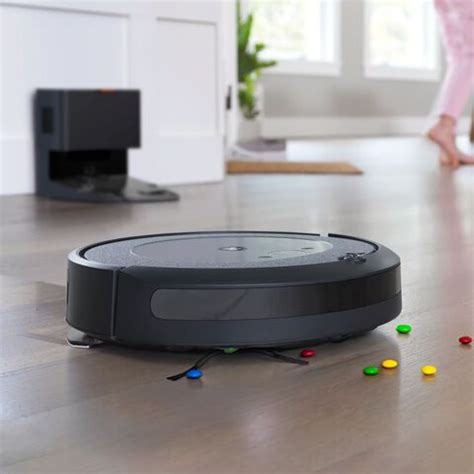 Roomba Combo® i5 | 2-in-1 Robot Vacuum & Mop