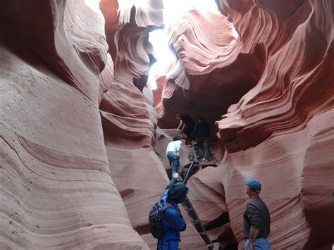 Visiting Antelope Canyon in Page - Upper Antelope vs Lower Antelope Canyon - PhilaTravelGirl