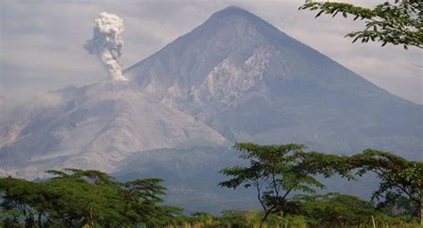 Volcan Santiaguito | Sights & Attractions - Project Expedition