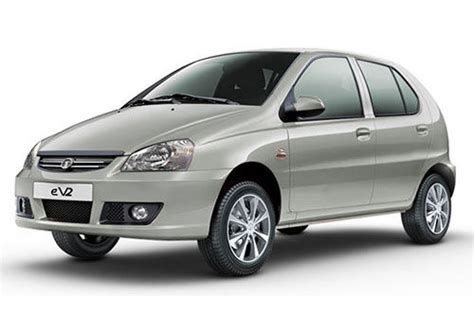 Tata Indica eV2 Review by Ravinder - Tata Indica V2- Durable Car With Good Mileage And Boot Space