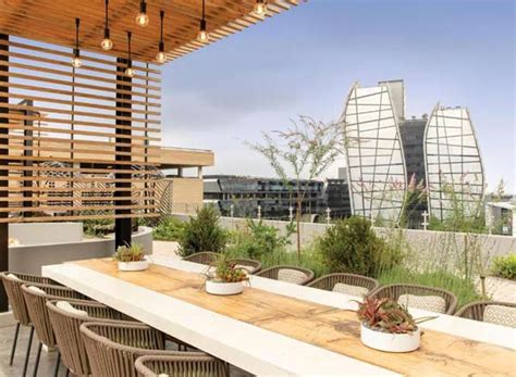 San Deck, Bar & Restaurant - Rooftop bar in Johannesburg | The Rooftop Guide