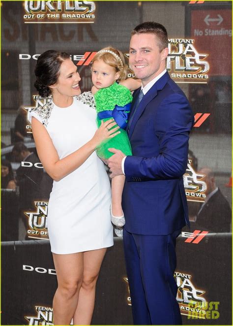 Stephen Amell & his family at #TMNT2 premiere in NY Arrow Cast, Emily Bett Rickards, Olicity ...