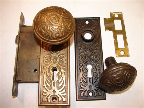 Old door knobs and locks – Door Knobs