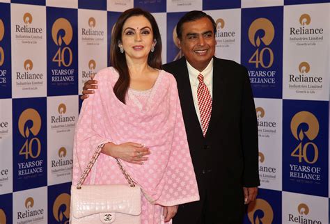 ‘Itne main ghar aa jayega’ A look at Nita Ambani’s most expensive saree ...