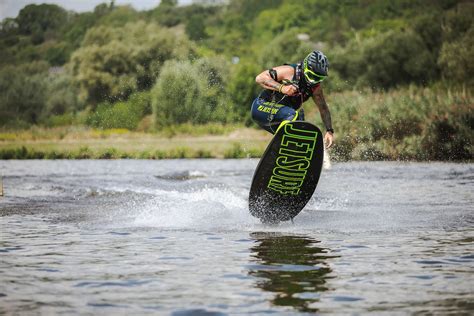 Chasing Adrenaline: The Thrilling Experience of Surfing Jet Board