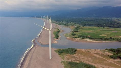 Bangui, Ilocos Norte Windmills Aerial - YouTube