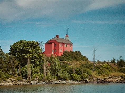 Marquette, MI: Marquette Harbor Lighthouse - Explore This City