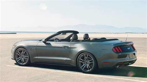 2015 Ford Mustang Convertible Starts Shipping To Dealers