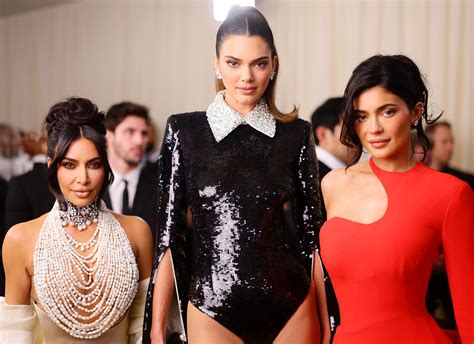 Antwort Who decides the Met Gala list? Weitere Antworten – How is the ...