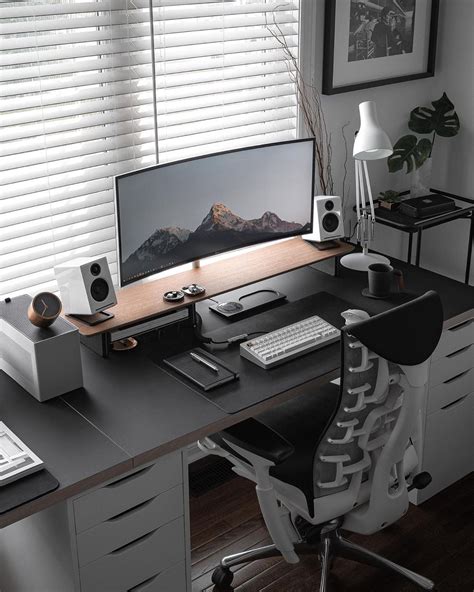 The Ultimate Setup with IKEA Desk for gaming - Minimal Desk Setups