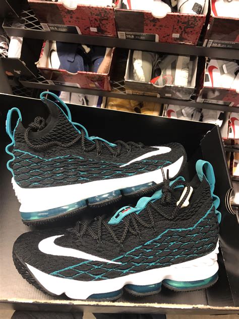 Nike Outlet find : r/Sneakers