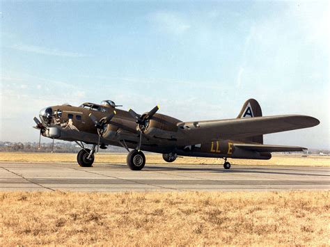 The Pacific War Online Encyclopedia: B-17 Flying Fortress