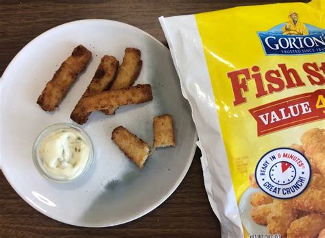 I Tried 6 Frozen Fish Sticks & One Was Perfectly Buttery & Tender