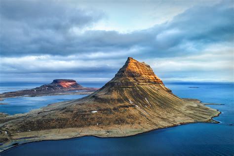 Safely Hiking the Kirkjufell Mountain - HappyWhenHiking