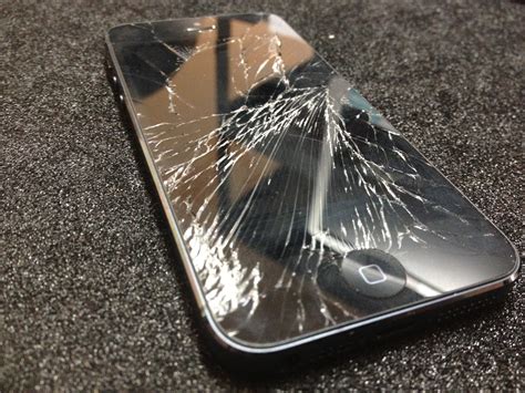 Report: Almost 25 percent of iPhones have cracked screen - AfterDawn