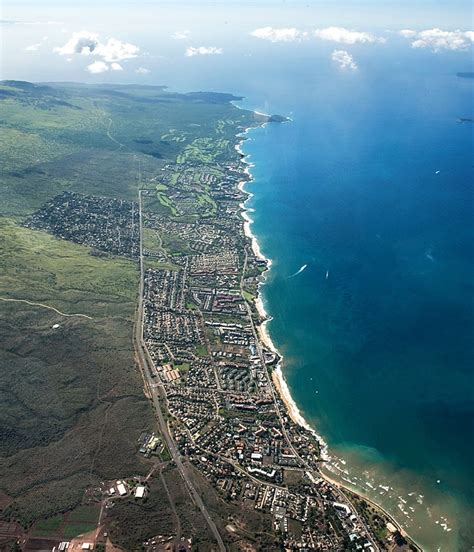 Best Aerial Ocean Views over Maui Hawaii - Molokini Crater