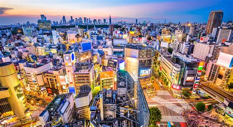 Tokyo Nightlife: 10 Areas + Best Restaurants, Bars & Clubs