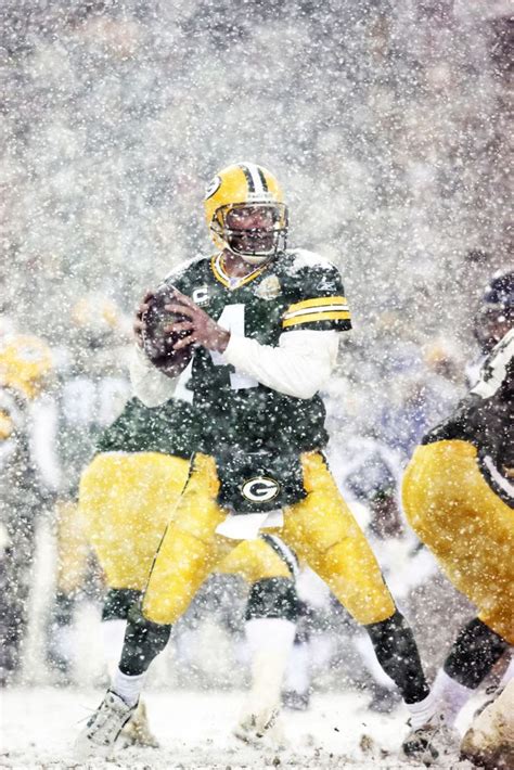 SI Vault: Most Memorable NFL Snow Games | Green bay packers fans, Green ...