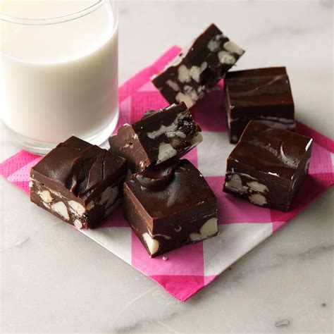 Dark Chocolate Raspberry Fudge Recipe: How to Make It