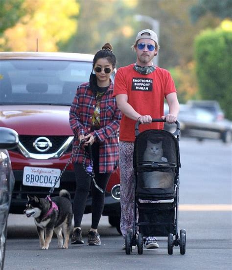 PHOTO Brenda Song Walking With Her Husband And Cat In Stroller Before ...