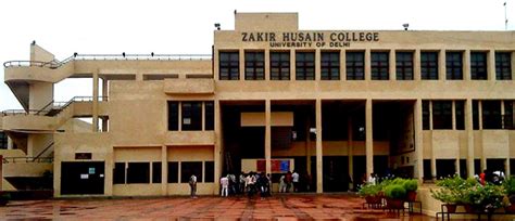 Zakir Hussain College Nearest Metro Station - Zakir Hussain College