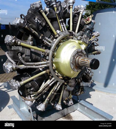 Radial engine hi-res stock photography and images - Alamy