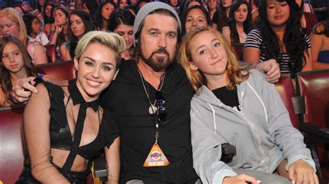 Miley Cyrus's Little Sister Noah Reportedly Signs a Record Deal | Teen Vogue