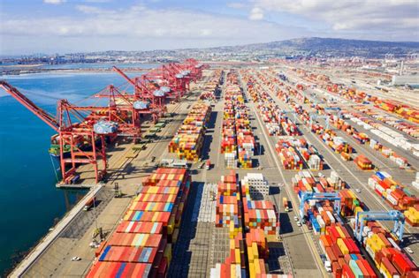 California_Ports_to_Issue_Fines_Regarding_Ship_Backlog