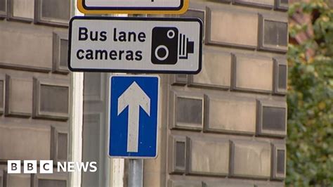 Glasgow drivers pay £1.3m in bus gate fines - BBC News