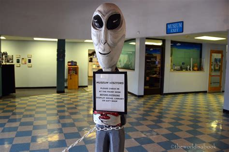 Visiting the Alien City of Roswell New Mexico - The World Is A Book