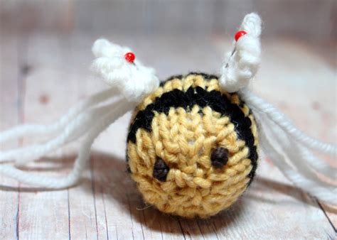 Sweet Bauer Knits: Bumble Bee Knitting Pattern