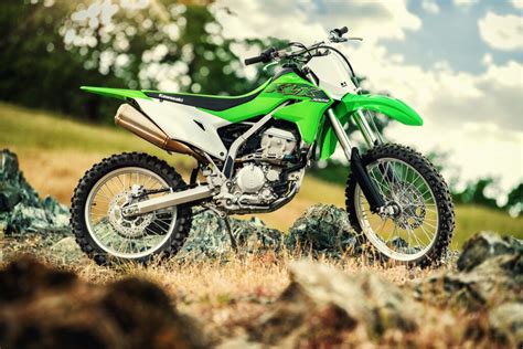 Best 4 Stroke Dirt Bike For Trail Riding - Update 2024