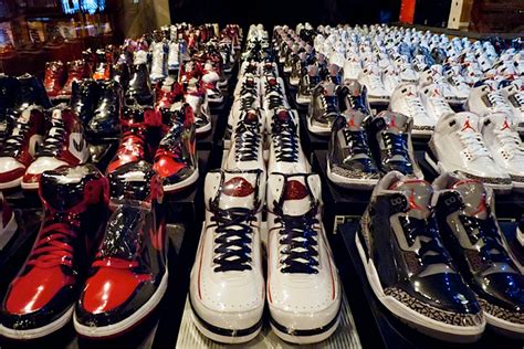 [PHOTOS] The Guinness World Record Sneaker Collection – Footwear News