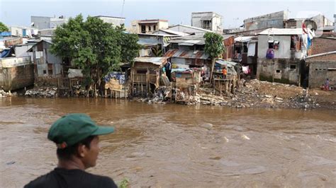 Angka Kemiskinan Naik di Jawa Timur karena COVID-19 - Surabaya Liputan6.com