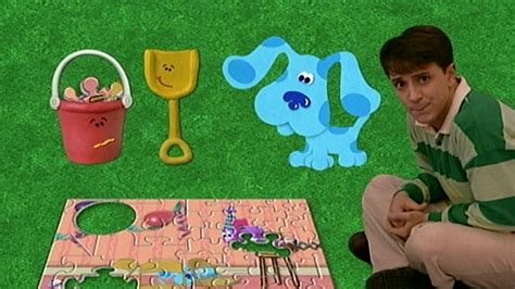 Watch Blue's Clues Season 1 Episode 12: Blue Wants To Play a Game - Full show on CBS All Access