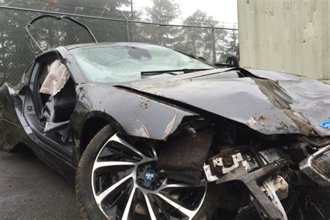 BMW i8 saves lives after a terrible crash - BMW.SG | BMW Singapore Owners Community