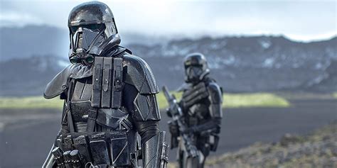 The Death Trooper Helmet Has a Communications Scrambler in 'Rogue One ...