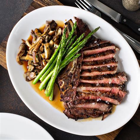 Sirloin Steaks With Mushroom and Leafy Green Saute Recipe | Perdue Farms