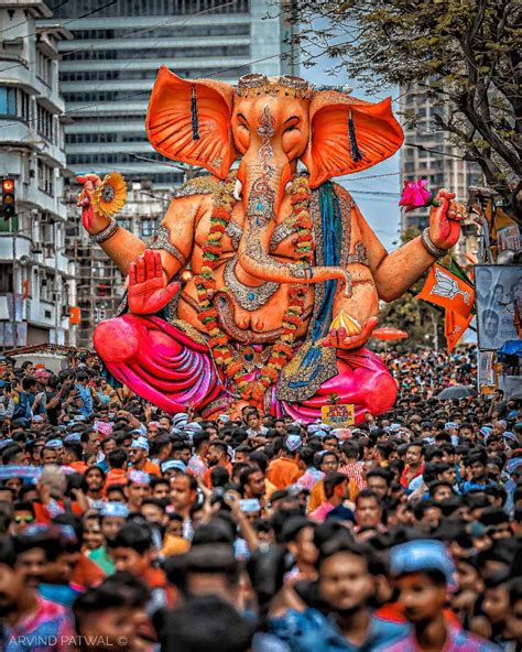 Scenes from Ganpati Visarjan in Mumbai