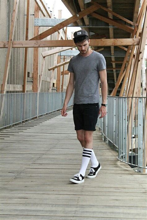 Skater socks/shorts. Must get. | Chaussure noir homme, Vêtements homme ...