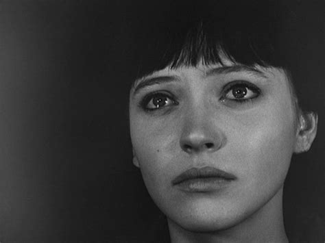 Revisiting Jean-Luc Godard’s stunning ‘Vivre sa vie’ - Far Out Magazine