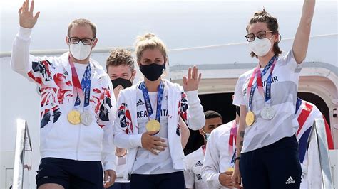 Tokyo Olympics: Team GB athletes return from 2020 Games - BBC Sport