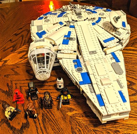 Millennium falcon lego set 1351 pieces - kidzmine