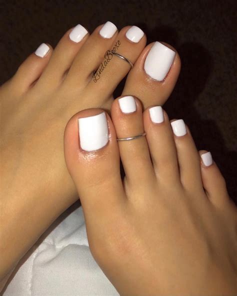 @showfeet on Instagram: “@lindabooxo ️” | Unhas brancas, Unhas ...